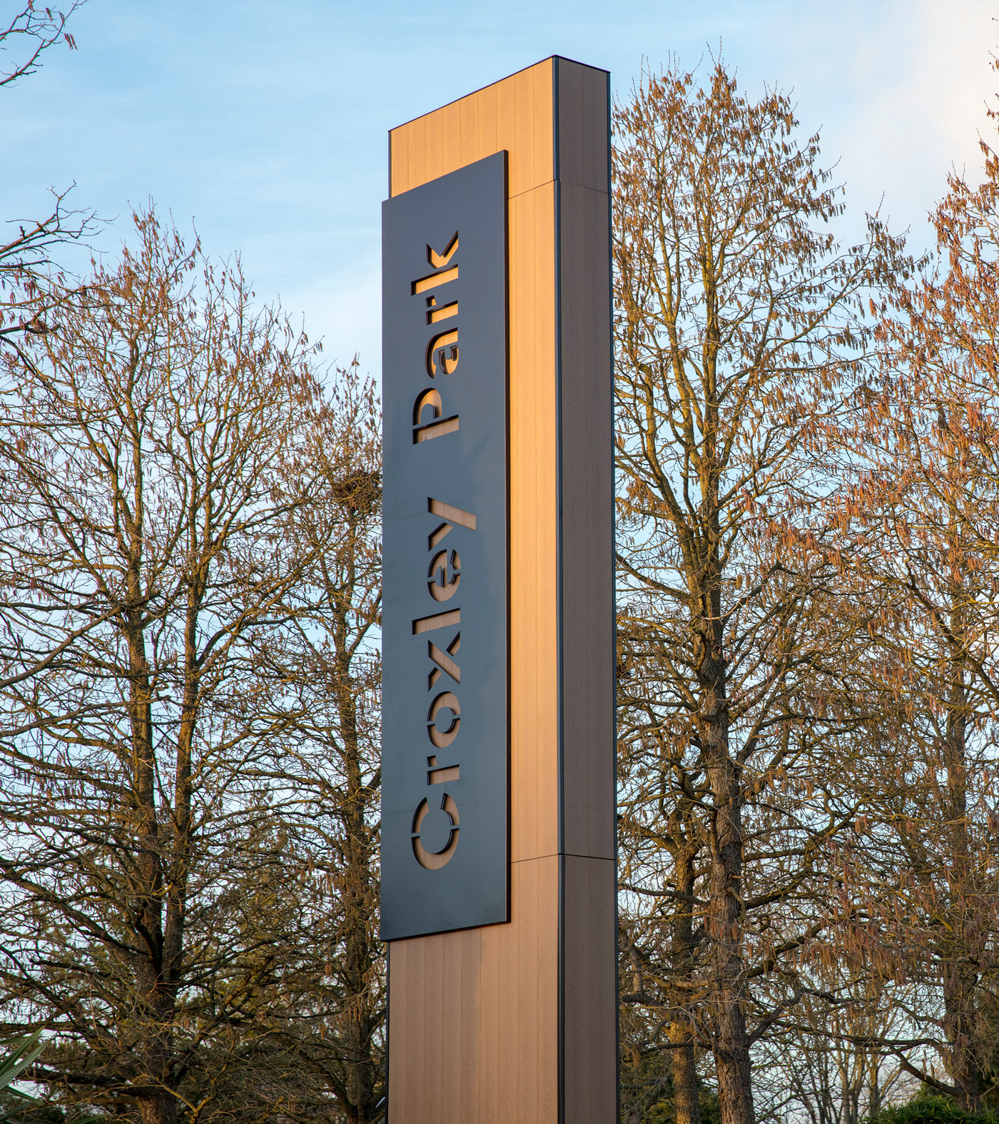 david_marsh_croxley_park-signage_totem